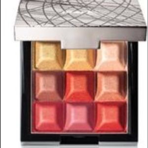 Mark Touch and Glow all over face cubes palette
